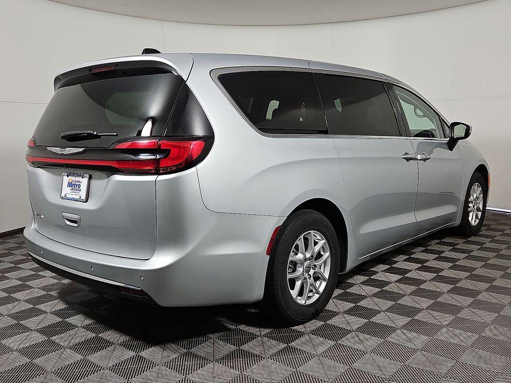 used 2023 Chrysler Pacifica car, priced at $21,598
