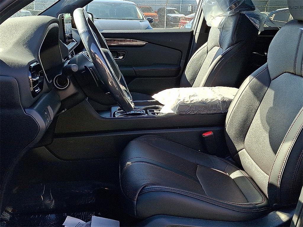 new 2025 Honda Pilot car, priced at $56,075