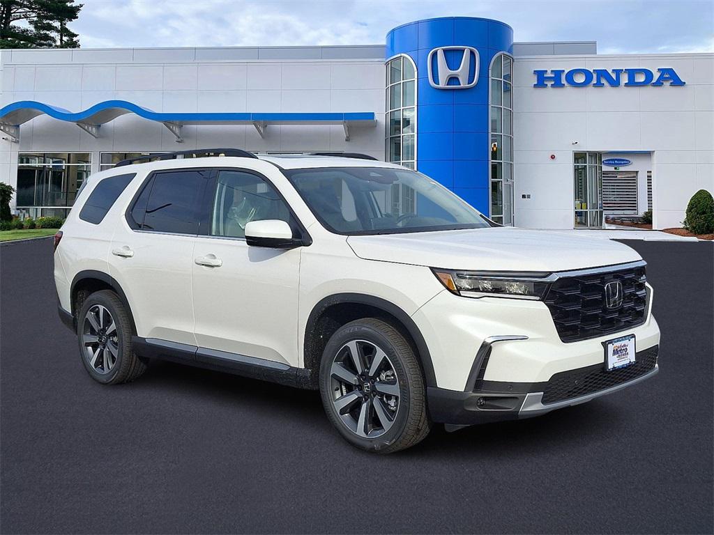 new 2025 Honda Pilot car, priced at $53,270