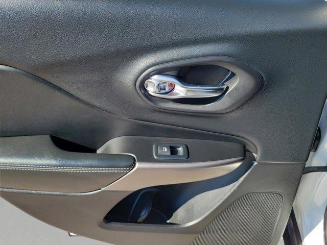 used 2019 Jeep Cherokee car, priced at $8,674