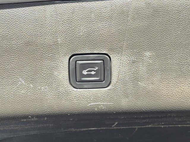 used 2023 Chevrolet Traverse car, priced at $23,463