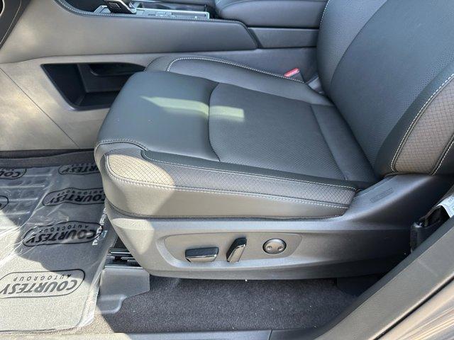 new 2026 Nissan Pathfinder car, priced at $43,922