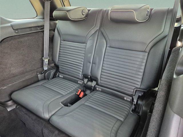 used 2018 Land Rover Discovery car, priced at $18,995