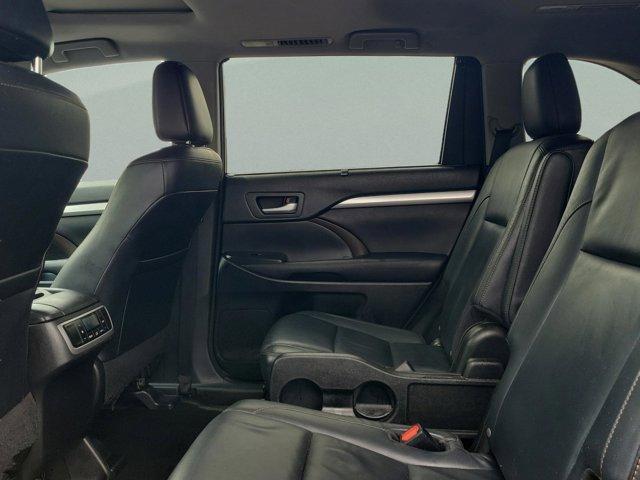 used 2016 Toyota Highlander car, priced at $17,774