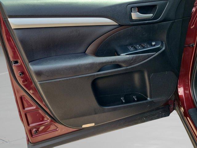 used 2016 Toyota Highlander car, priced at $17,774