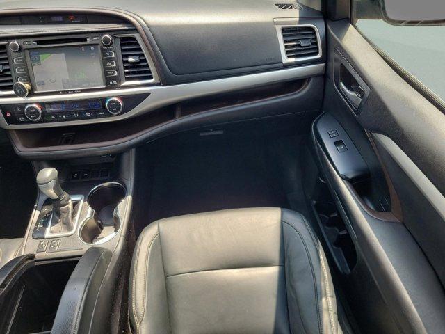 used 2016 Toyota Highlander car, priced at $17,774