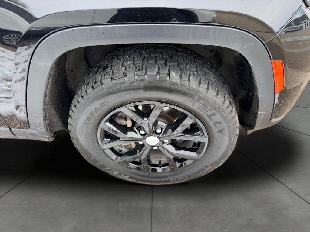 used 2024 Jeep Grand Cherokee L car, priced at $32,242
