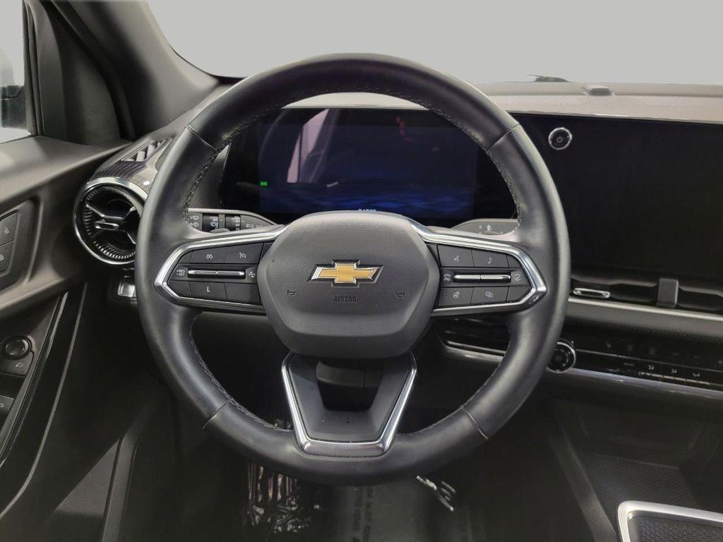 used 2025 Chevrolet Equinox car, priced at $26,459