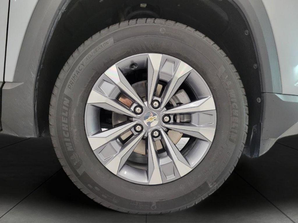 used 2025 Chevrolet Equinox car, priced at $26,459