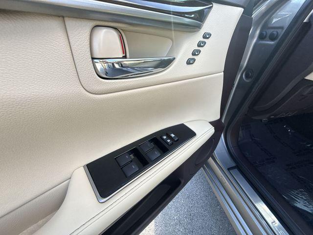 used 2018 Lexus ES 350 car, priced at $27,788