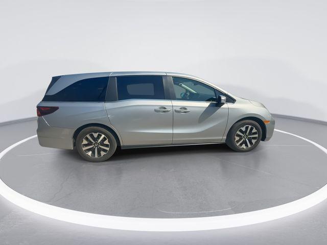 used 2025 Honda Odyssey car, priced at $39,875