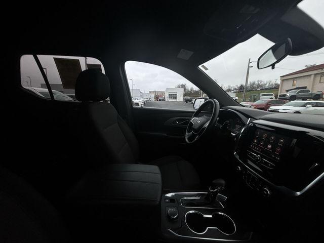 used 2023 Chevrolet Traverse car, priced at $26,977