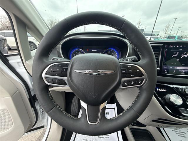 used 2024 Chrysler Pacifica car, priced at $32,954