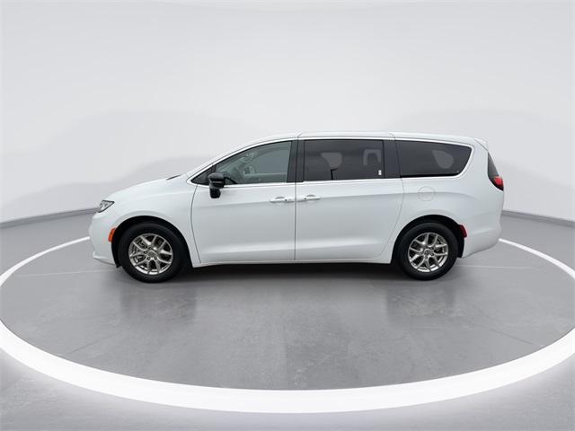 used 2024 Chrysler Pacifica car, priced at $32,954