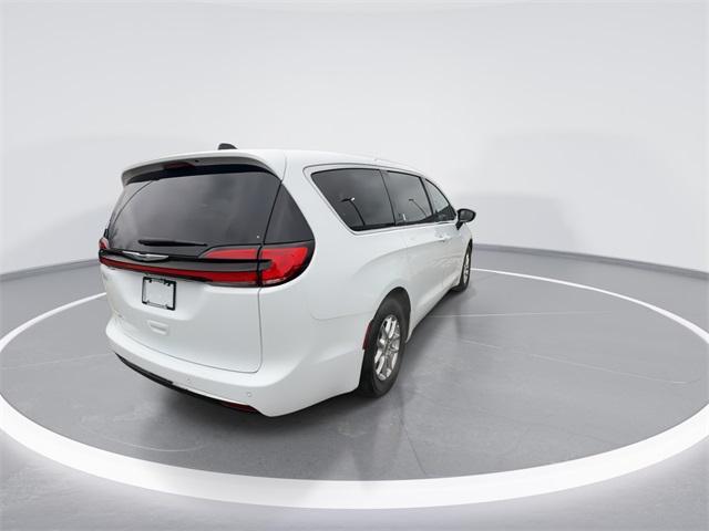 used 2024 Chrysler Pacifica car, priced at $32,954