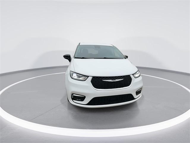 used 2024 Chrysler Pacifica car, priced at $32,954