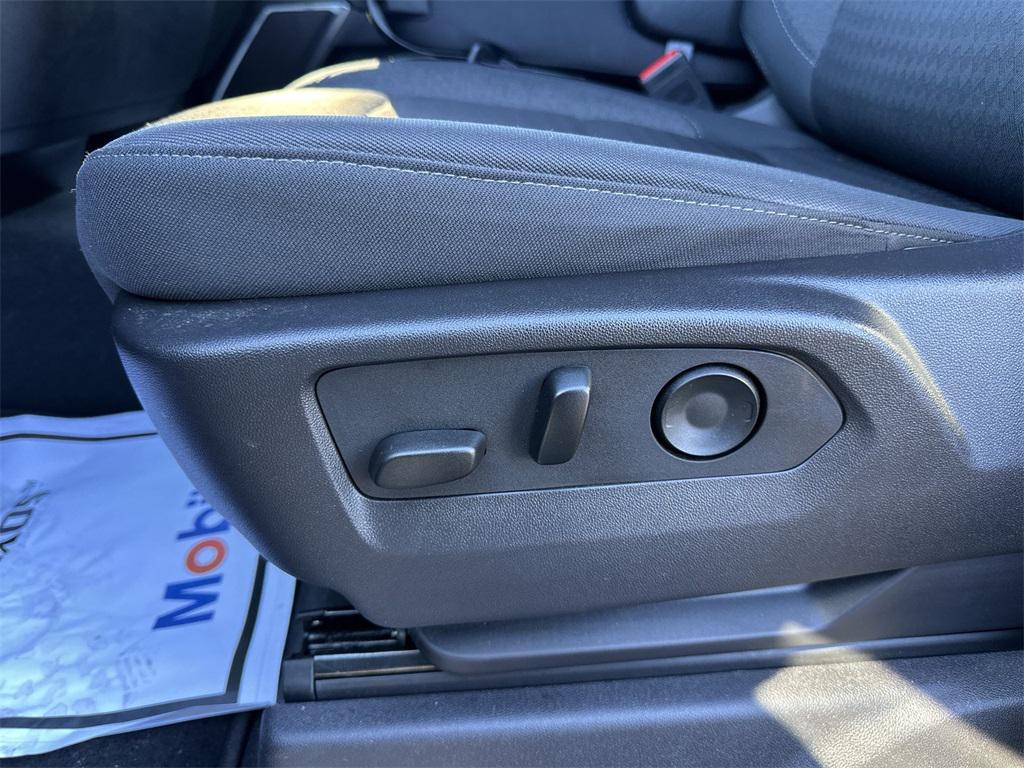 used 2024 Chevrolet Silverado 1500 car, priced at $37,985