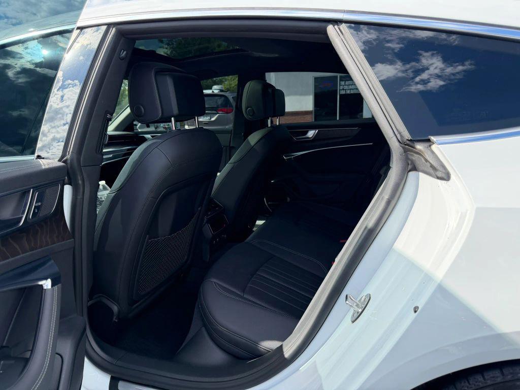 Audi A7 view 11