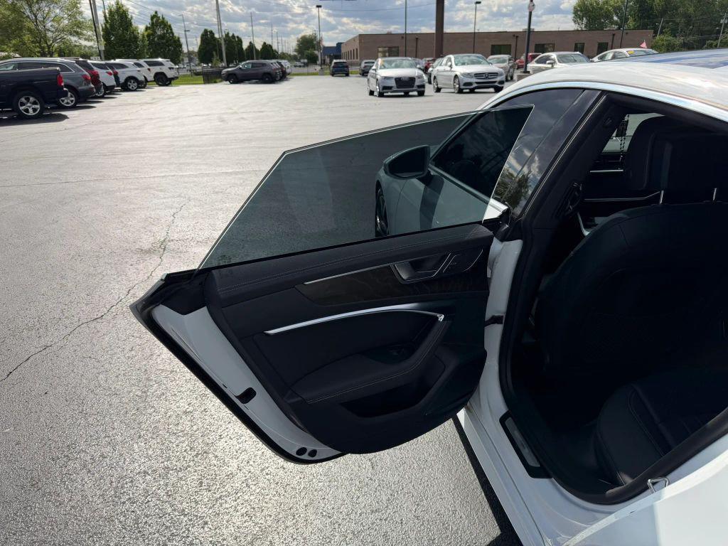 Audi A7 view 10