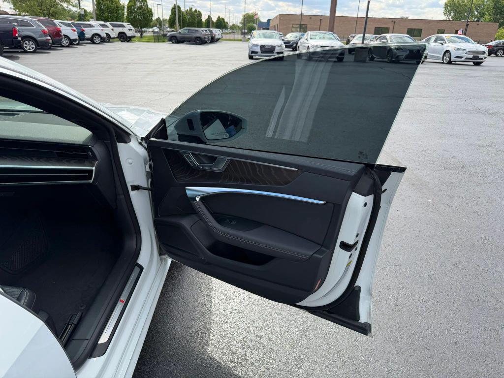 Audi A7 view 12