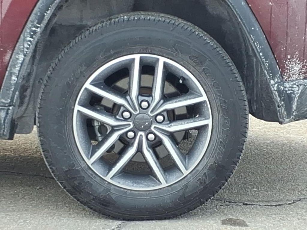 used 2022 Jeep Grand Cherokee car, priced at $27,499