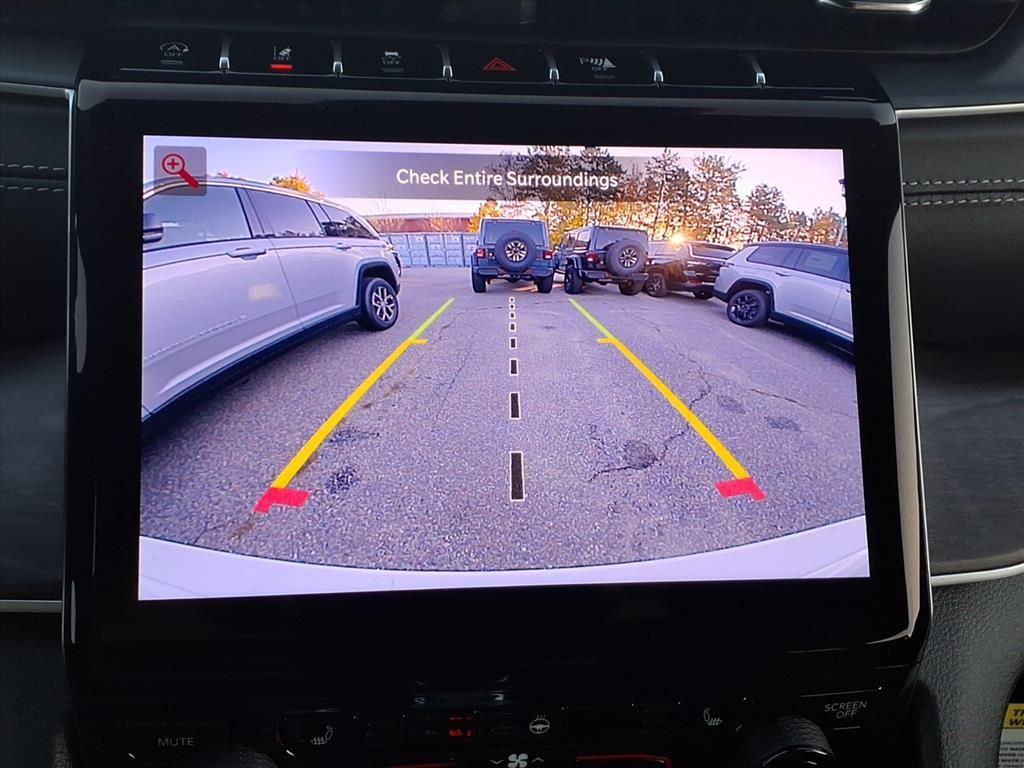 new 2025 Jeep Grand Cherokee car, priced at $45,343