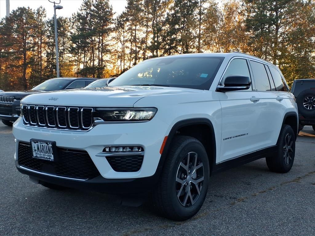 new 2025 Jeep Grand Cherokee car, priced at $45,343