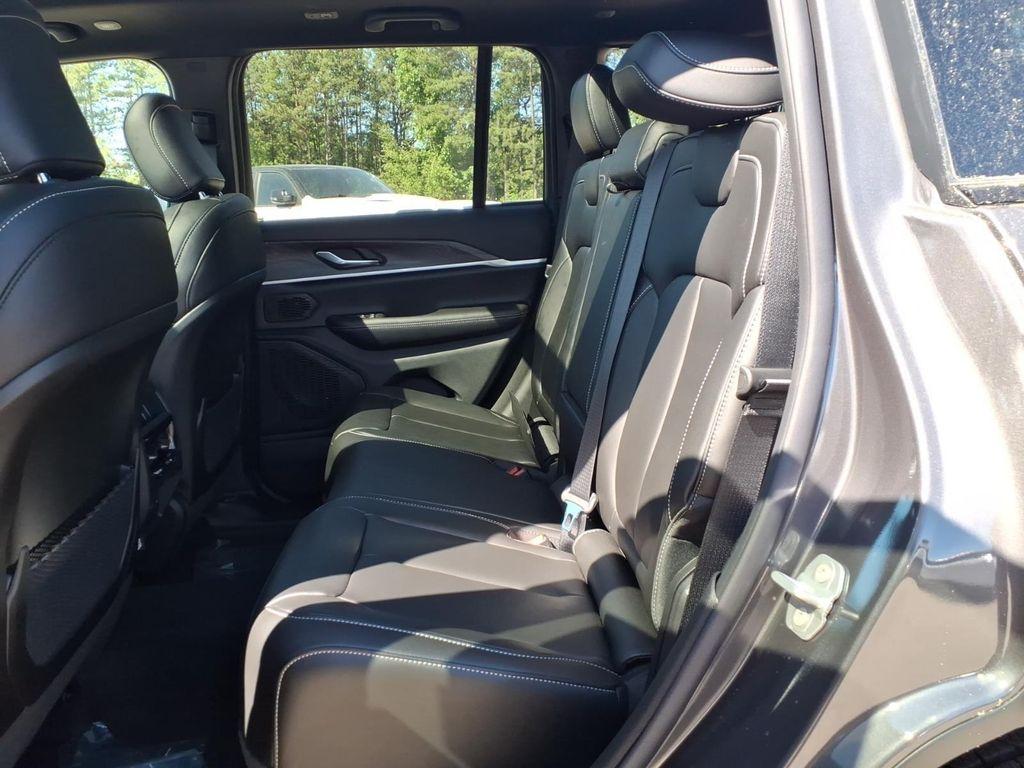 new 2026 Jeep Grand Cherokee car, priced at $46,467