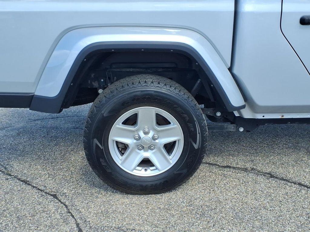used 2022 Jeep Gladiator car, priced at $32,498