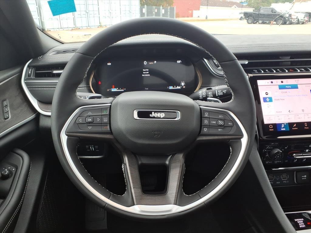 new 2025 Jeep Grand Cherokee car, priced at $43,879