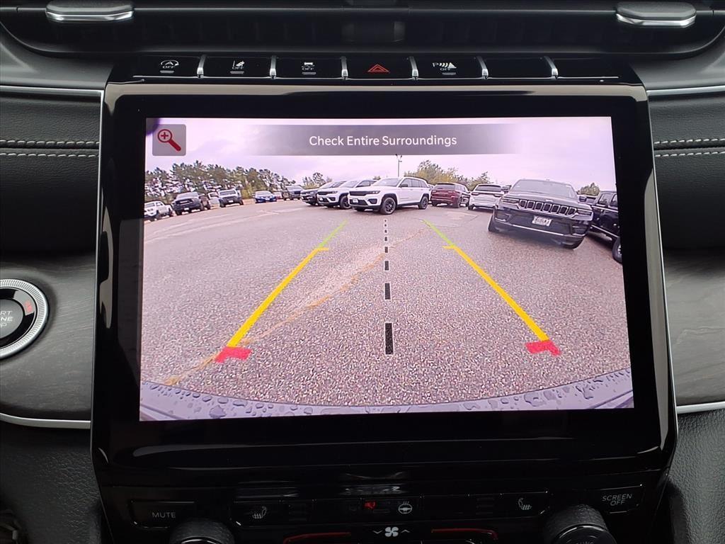 new 2025 Jeep Grand Cherokee car, priced at $43,879