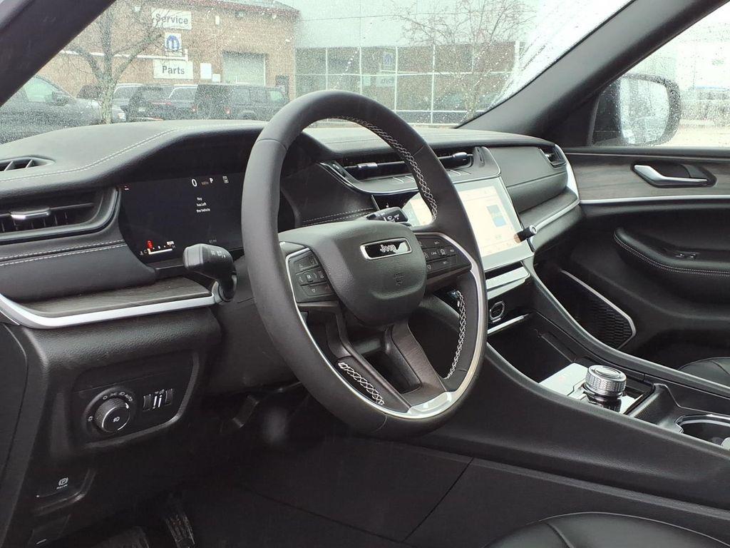 new 2026 Jeep Grand Cherokee car, priced at $47,706