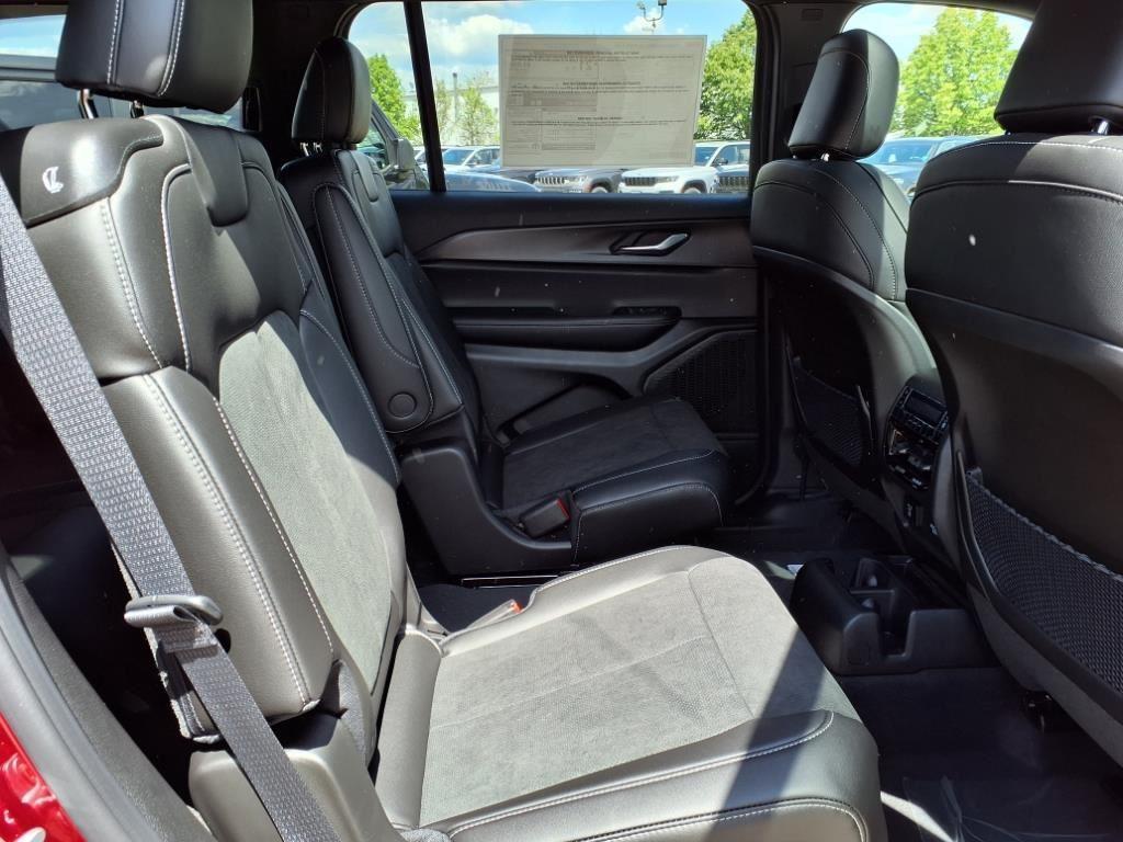 new 2025 Jeep Grand Cherokee L car, priced at $43,522