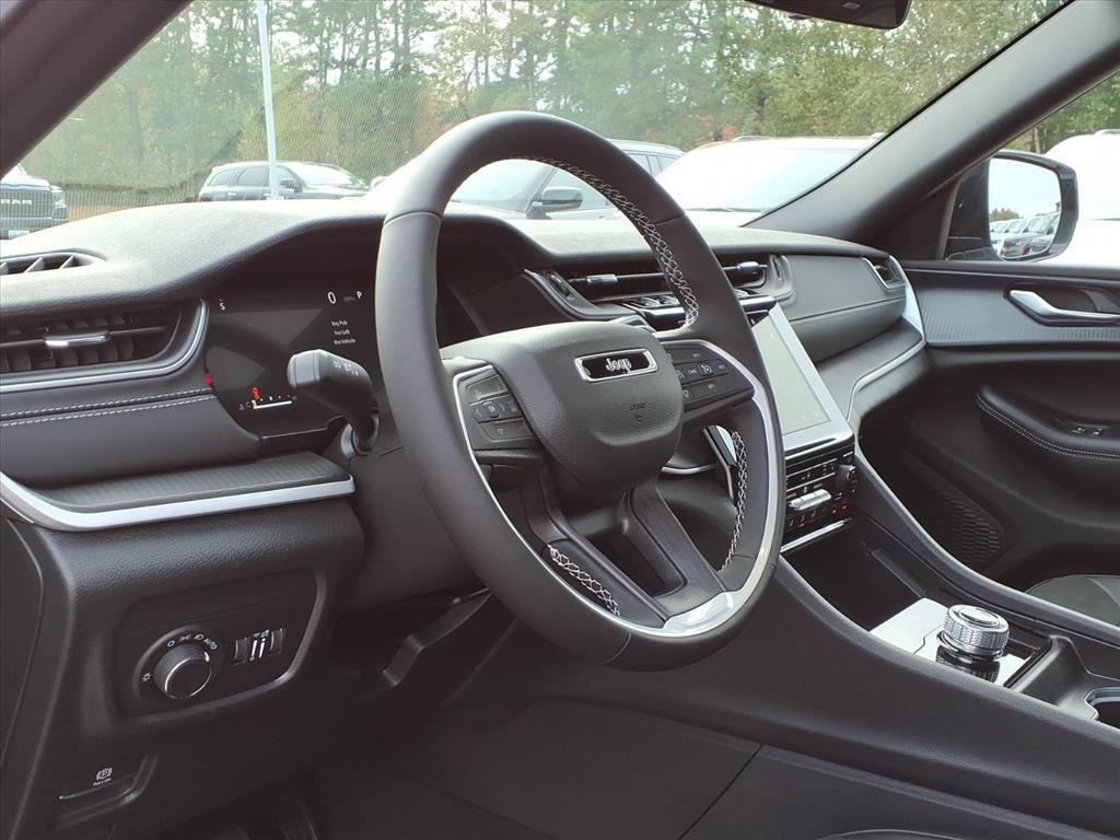 new 2025 Jeep Grand Cherokee car, priced at $42,457
