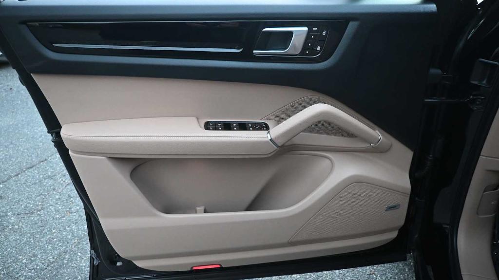 used 2020 Porsche Cayenne car, priced at $43,997