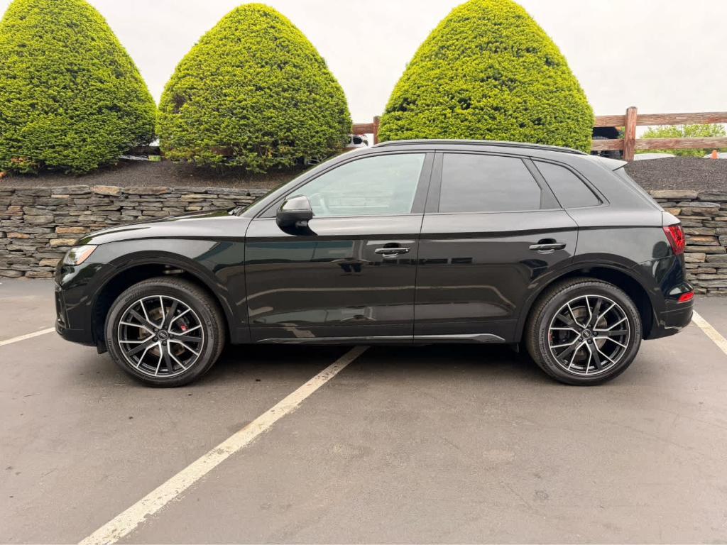 used 2023 Audi SQ5 car, priced at $47,098