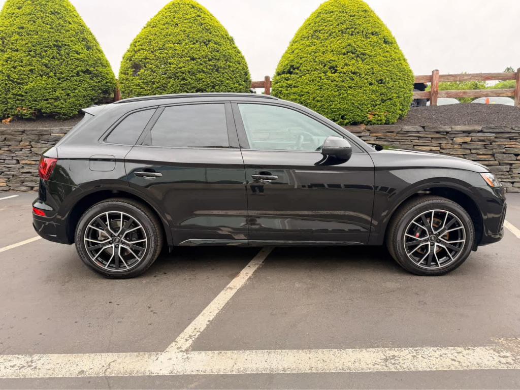 used 2023 Audi SQ5 car, priced at $47,098