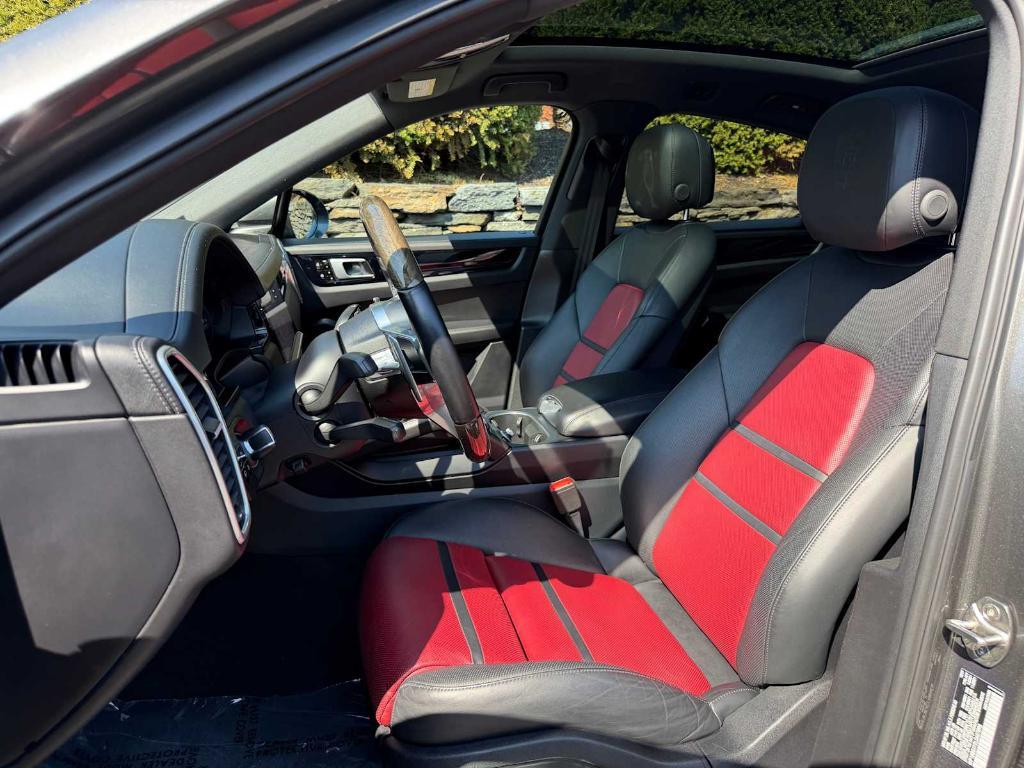 used 2020 Porsche Cayenne car, priced at $58,998