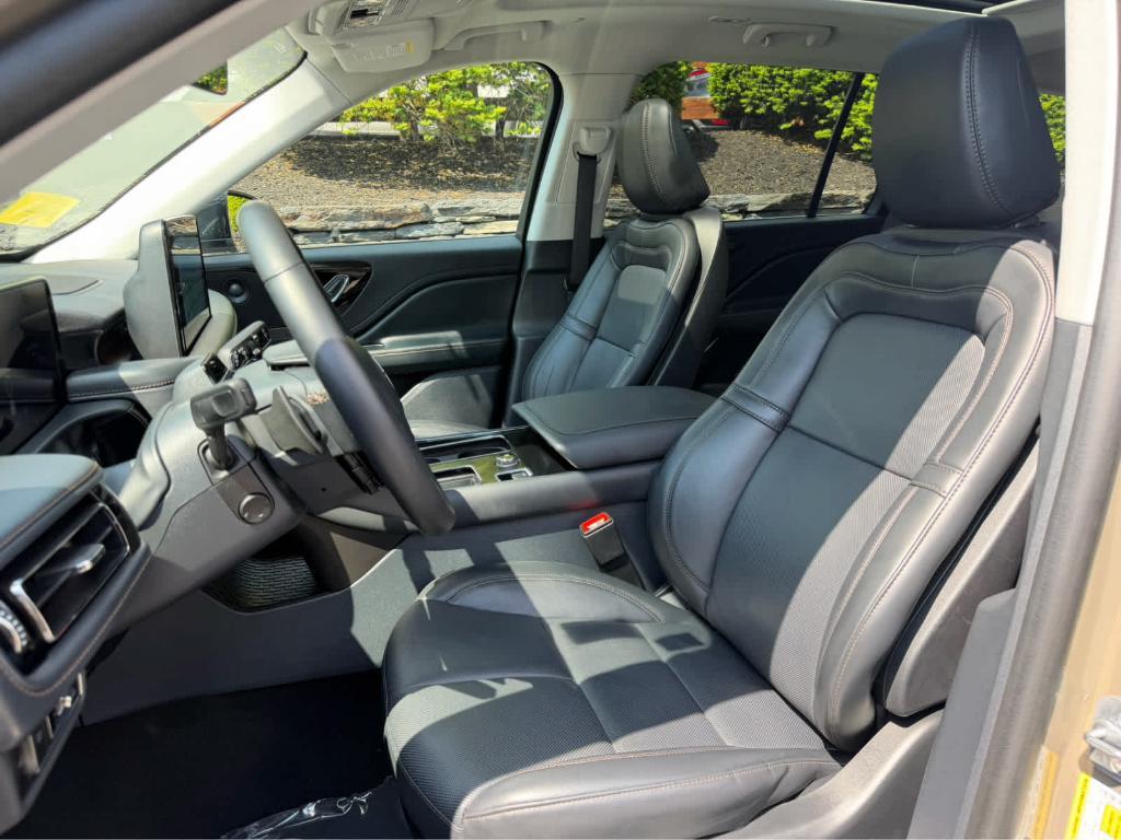 used 2025 Lincoln Aviator car, priced at $63,498
