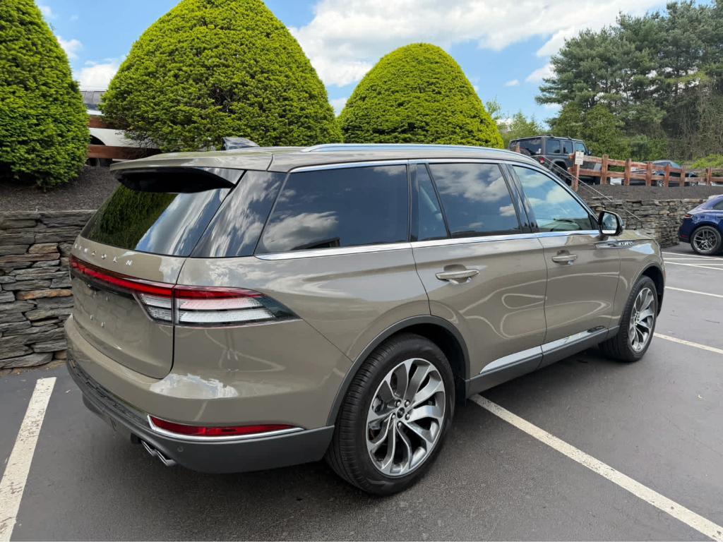 used 2025 Lincoln Aviator car, priced at $63,498