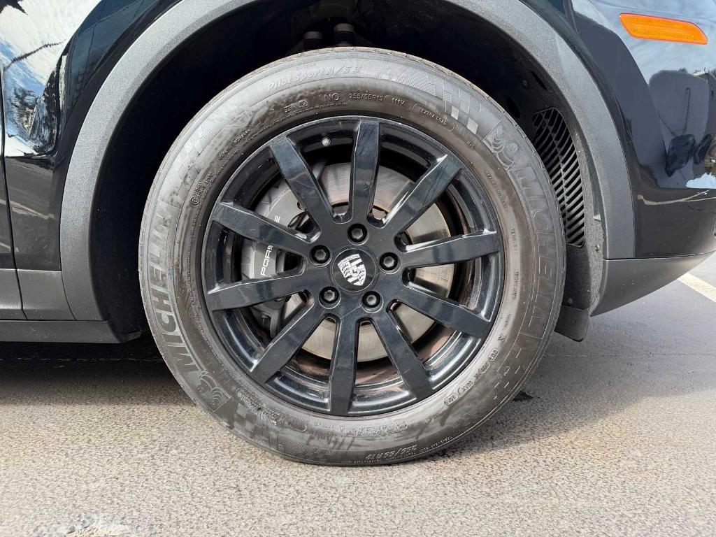 used 2022 Porsche Cayenne car, priced at $54,998