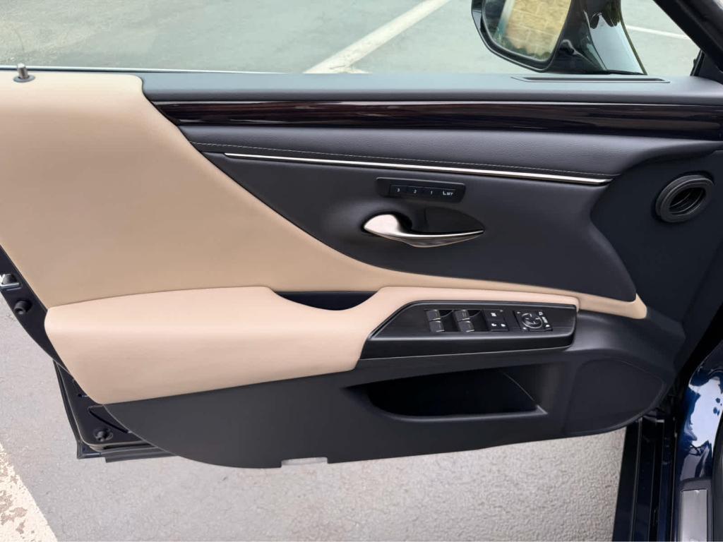used 2021 Lexus ES 350 car, priced at $31,798