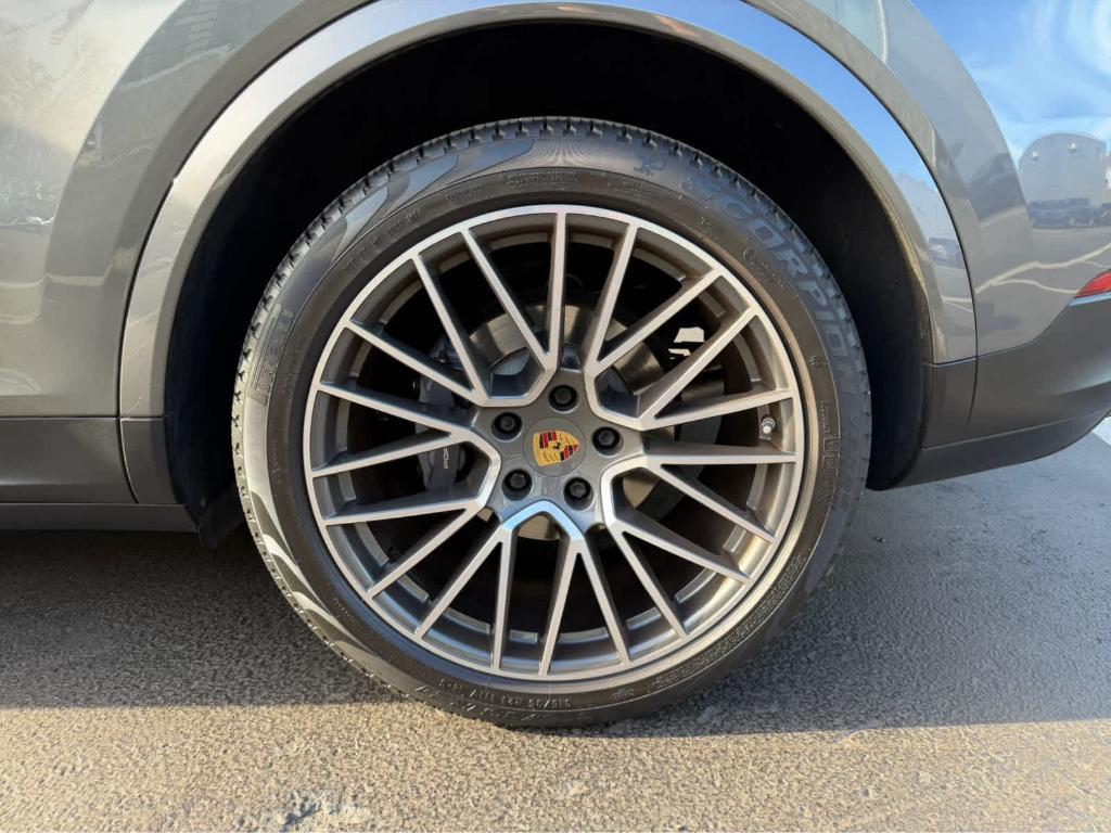 used 2021 Porsche Cayenne car, priced at $53,998