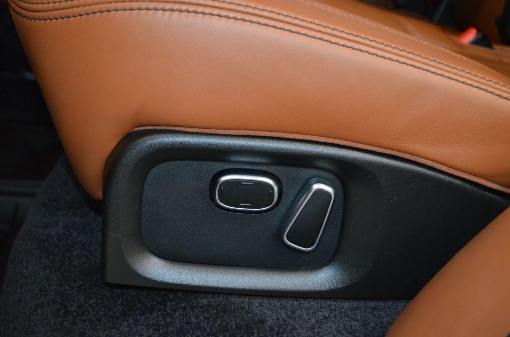 used 2015 Land Rover Range Rover car, priced at $23,991