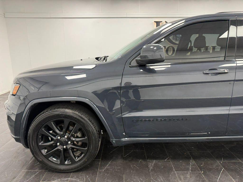 used 2017 Jeep Grand Cherokee car, priced at $13,495
