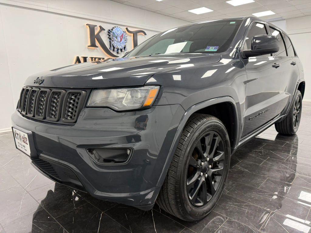 used 2017 Jeep Grand Cherokee car, priced at $13,495