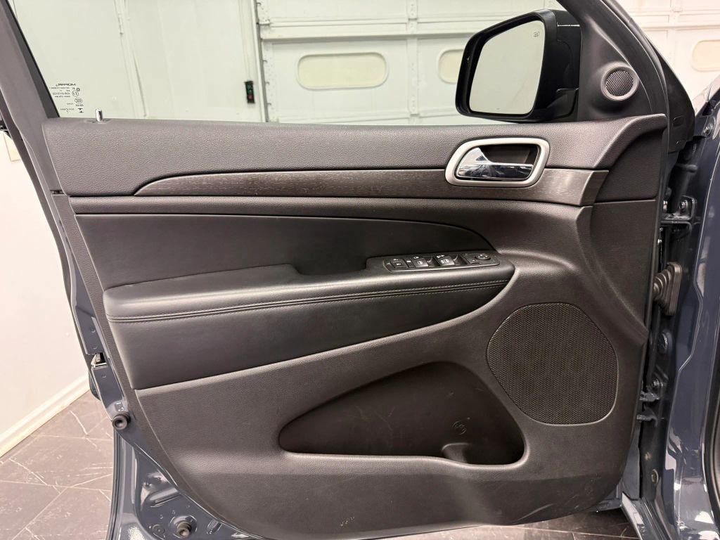 used 2017 Jeep Grand Cherokee car, priced at $13,495
