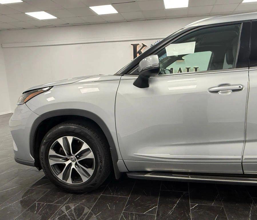 used 2021 Toyota Highlander car, priced at $21,995