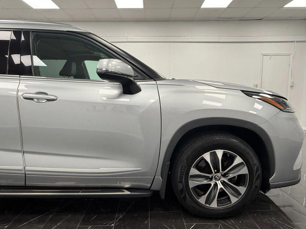 used 2021 Toyota Highlander car, priced at $21,995