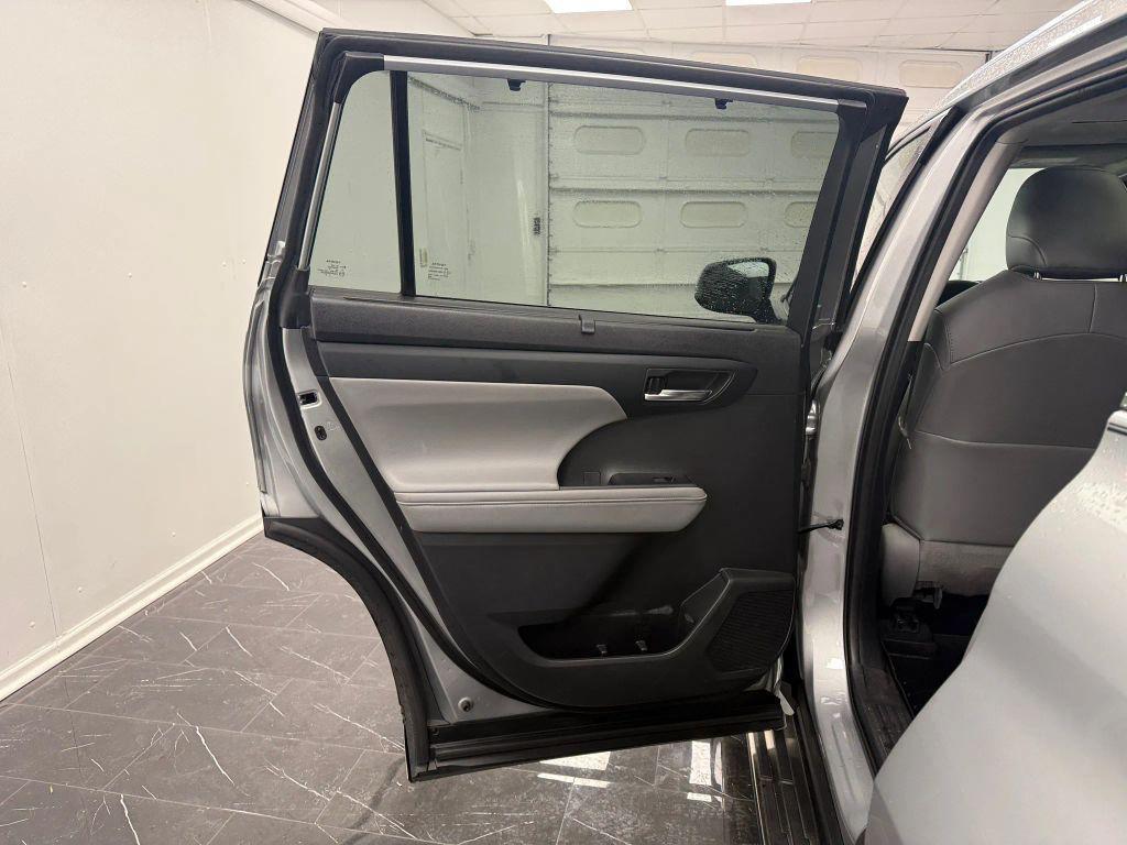 used 2021 Toyota Highlander car, priced at $21,995